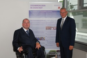 Reinhard Rodlauer mit Bürgermeister Thomas Steiner